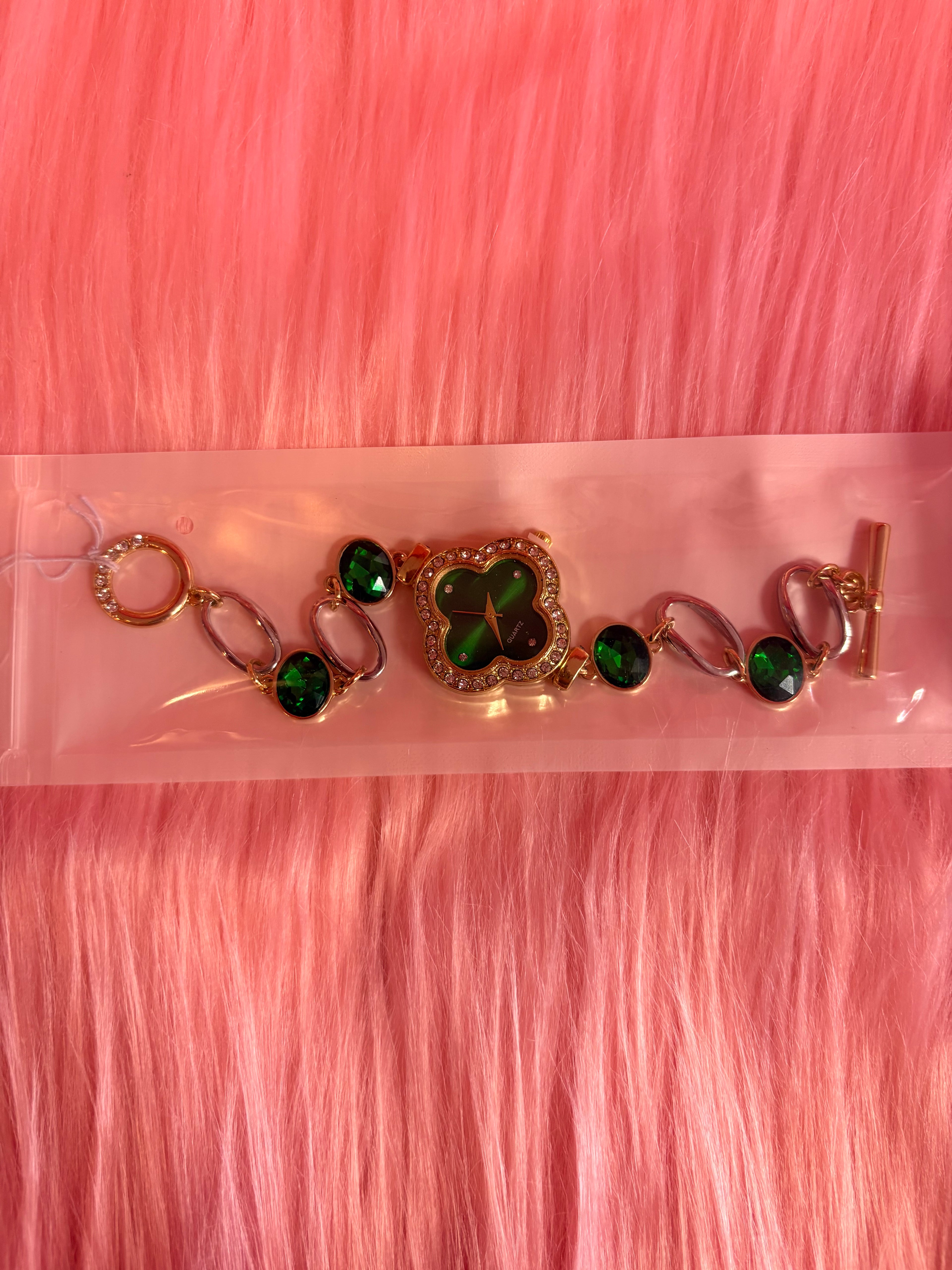 Emerald and gold bracelet ￼